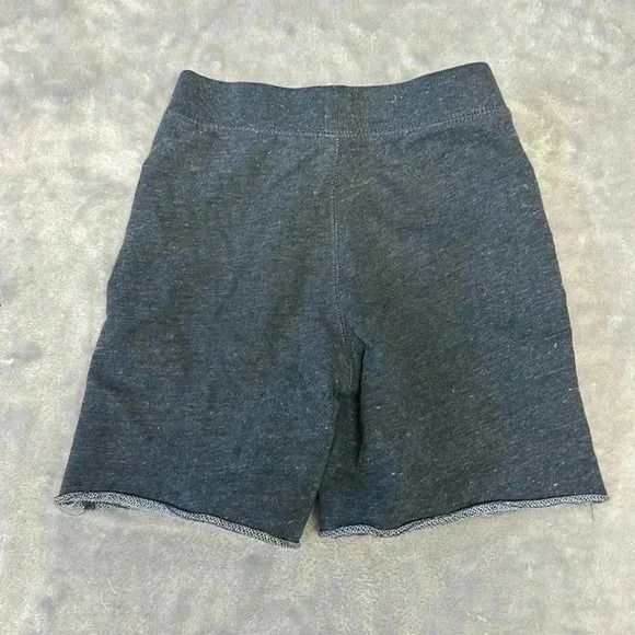 GAP - pull on jogger shorts. Size 3T - Picture 4 of 4